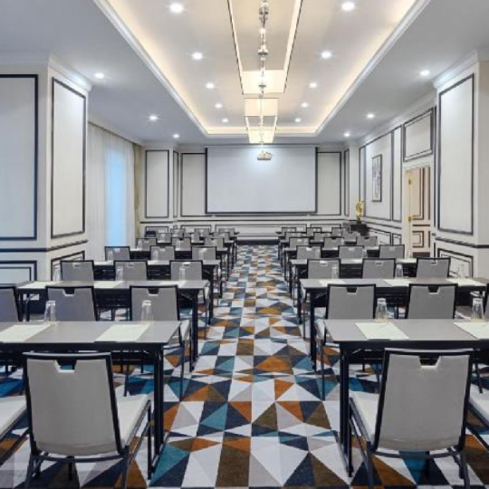 Melia Vinpearl Nha Trang Empire