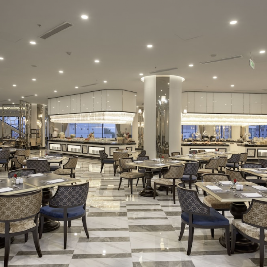 Melia Vinpearl Nha Trang Empire
