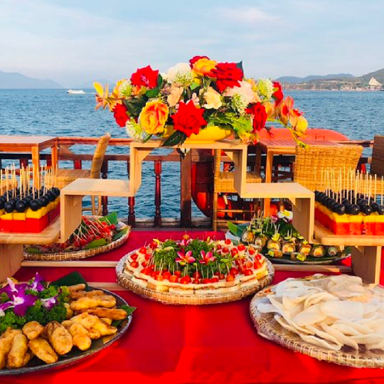 Emperor Cruise Nha Trang – Sunset Party & Luxurious Dinner