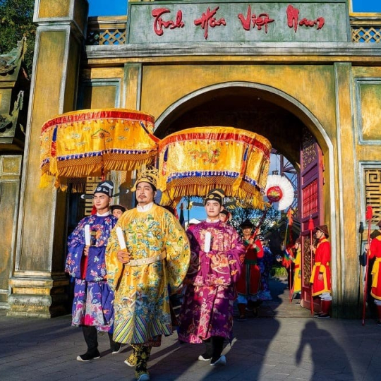 Phu Quoc Grand World Admission Ticket (includes Teddy Bear Museum, Tinh Hoa Vietnam Show, and Water Taxi) – QR Ticket