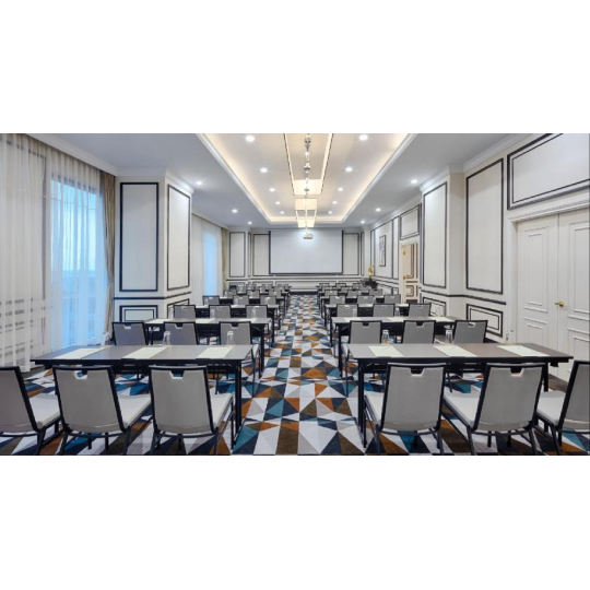 Melia Vinpearl Nha Trang Empire