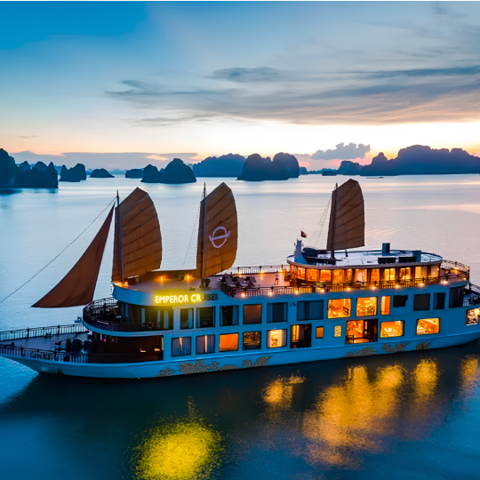 Emperor Cruise Nha Trang – Sunset Party & Luxurious Dinner