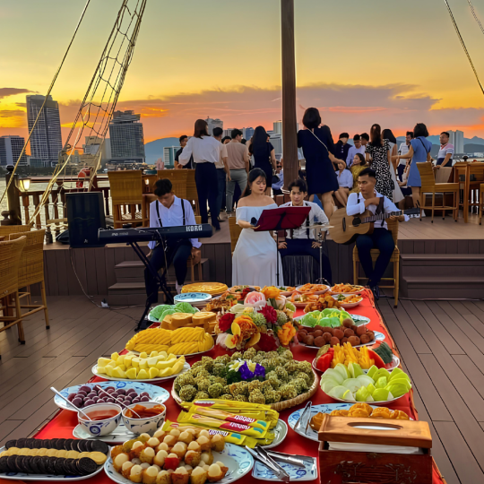 Emperor Cruise Nha Trang – Sunset Party & Luxurious Dinner
